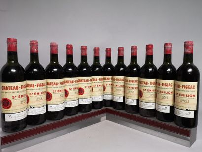 null 12 bouteilles Château FIGEAC - 1er Gcc St. Emilion 1978
Etiquettes légèrement...