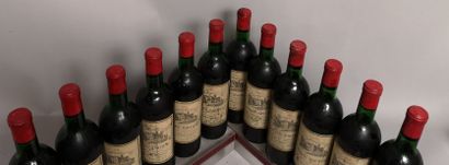 null 12 bouteilles Château BARATEAU - Haut Médoc 1970
Etiquettes tachées et abimées....