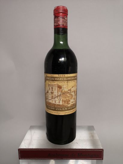 null 1 bouteille Château DUCRU BEAUCAILLOU - 2e Gcc Saint Julien 1966
Etiquette légèrement...