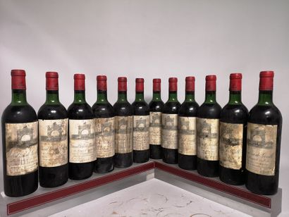null 12 bouteilles Château LEOVILLE LAS CASES - 2e Gcc Saint Julien 1964
Etiquettes...
