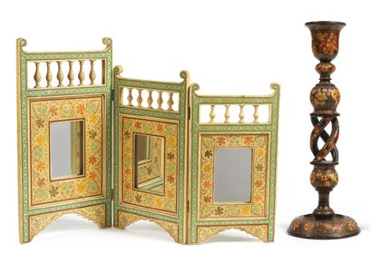 null SMALL SCREEN AND CANDLESTICK OF THE CASHMERE. Polychrome lacquered wood. The...