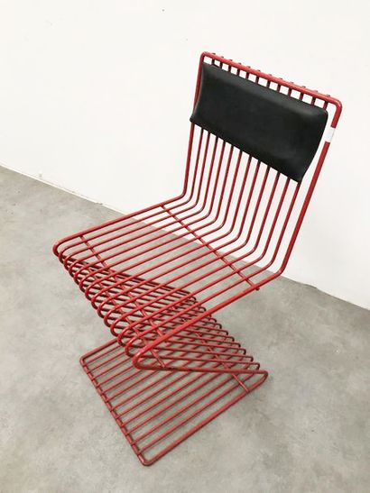 François ARNAL (1924 - 2012) Chair "Z" from the "Fil" series Red lacquered metal...