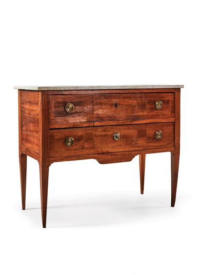 null Mahogany and mahogany veneer chest of drawers, the top of white veined marble,...
