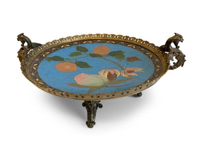 null Gilt bronze and cloisonné enamel cup with foliage and fruit decoration on the...