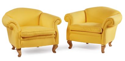 null Arredo da salotto composto da un divano e due poltrone ricoperti in panno giallo,...