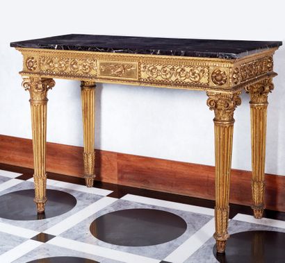  Console in legno scolpito e dorato. Piano in marmo rosso di Levanto, Toscana, epoca...
