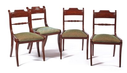 null Quattro sedie in legno, Inghilterra, XIX secolo (restauri)
Four wooden chairs,...