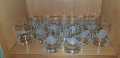 null 
16 bicchieri Taitù da acqua con decori marini  

