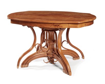 Thonet (XIX-XX) Tavolo ovale con tre prolunghe (moderne), in legno curvato e ottone,...