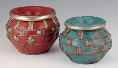 Due posaceneri di stile marocchino in ceramica...