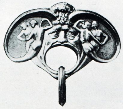 RENÉ LALIQUE (1860-1945) Rare paire de boutons de manchette de forme ovale en or...