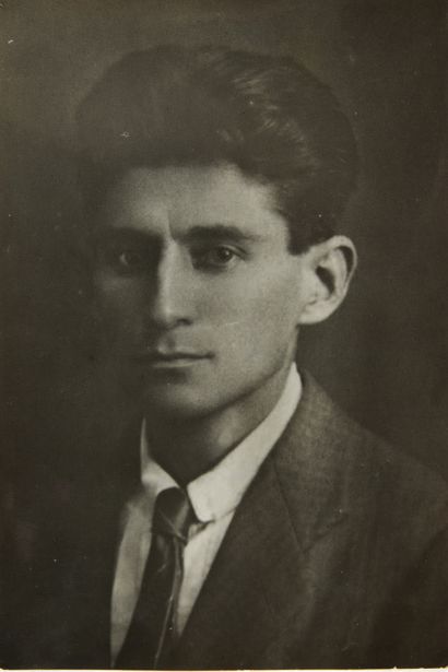 [Franz KAFKA]. Portrait photographique de Franz Kafka.
Tirage argentique avec note...