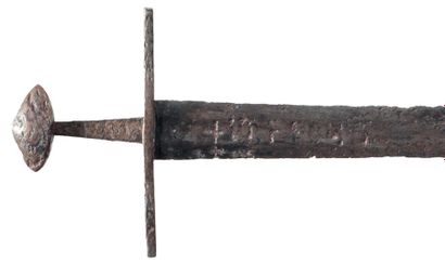 null Épée de chevalier à lame inscrite, vers 1050-1150. A Medieval Knightly sword,...