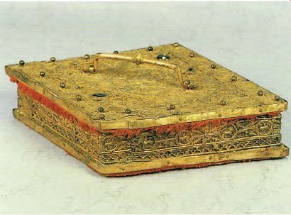 null 
Oak core box decorated with openwork plates of lead and gilded pewter alloy,...