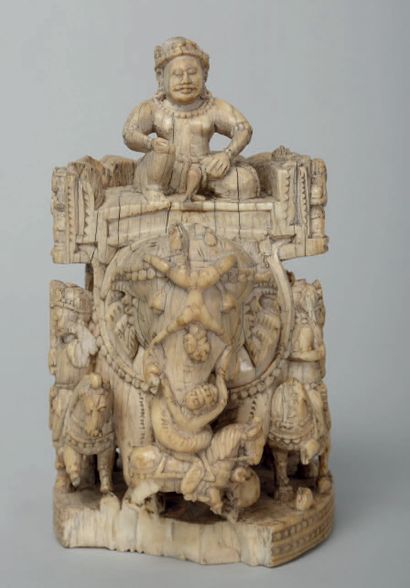 null Chess pawn "with elephant" in marine ivory carved in the round and monochrome...