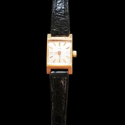 LIP. Ladies' watch in 18K (750) yellow gold, leather strap and metal buckle. Gross...