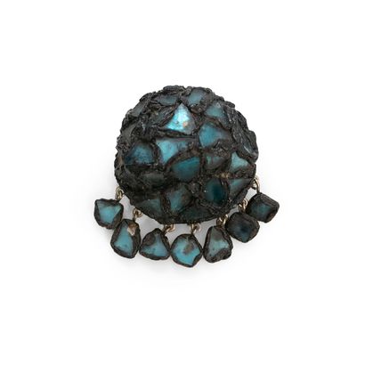 Line VAUTRIN (Attribué à) A blue talosel semi-spherical brooch holding six pendants....