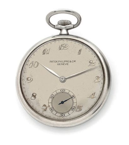 PATEK PHILIPPE - VERS 1945 
N° 629819
Montre de poche en acier, cadran blanc peint,...