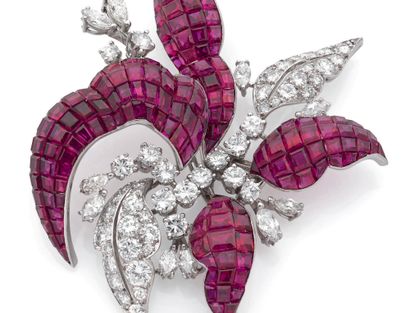 null 18K (750) white gold fern brooch, the leaves paved with brilliant-cut and navette-cut...