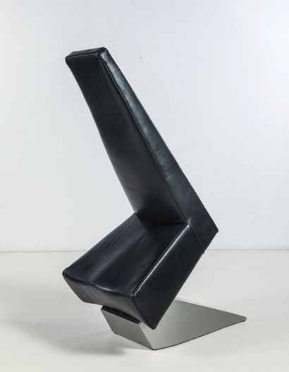 Ron ARAD (né en 1951) Chaise «Seduta High Tilt chair»
Cuir et métal
Edition Moroso
H_137...
