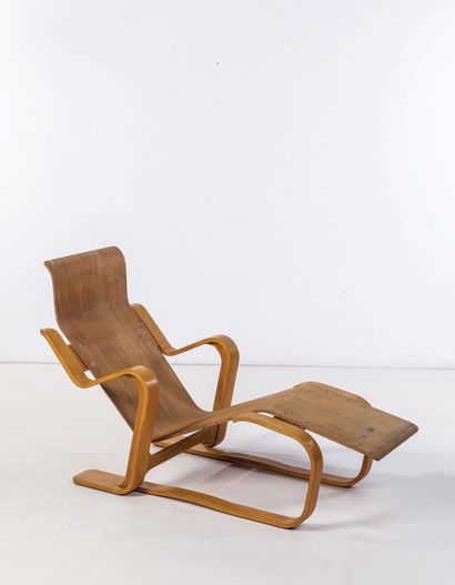 Marcel Breuer (1902-1981) Chaise longue «Isokon Plus»
Bouleau lamellé collé
Edition...