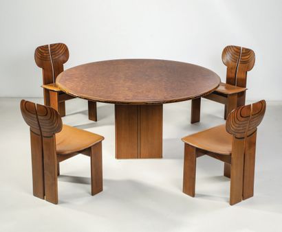 TOBIA (NÉ EN 1935) ET AFRA (1937-2011) SCARPA Table et suite de quatre chaises «Artona»
Noyer,...