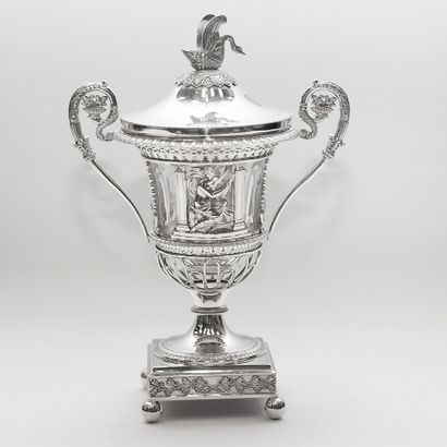 null Medici vase jam maker in silver. Fretel with swan. Vieillard hallmark. Restoration...