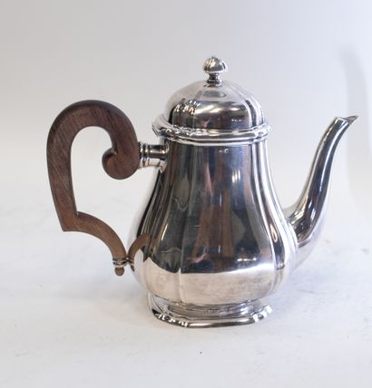 null Théière et cafetière à pans coupés en argent. H_ 25 et 20 cm Poids: 1873 g.