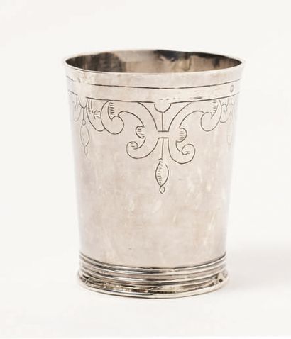 TIMBALE CYLINDRIQUE EN ARGENT Anvers, 1637...