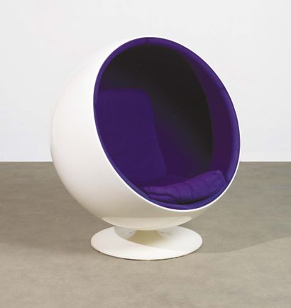 Eero ARNIO (Né en 1932) 
Armchair model "Ball chair



Resin and fabric



Adelta...