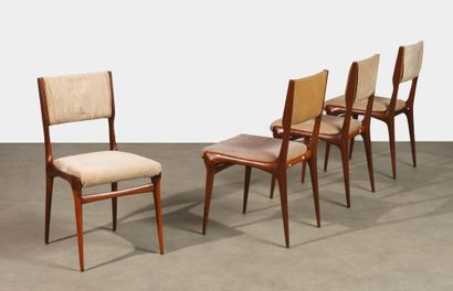 Carlo de Carli (1910-1999) Série de 4 chaises modèle « 671 »
Cerisier
Édition Cassina
Vers...