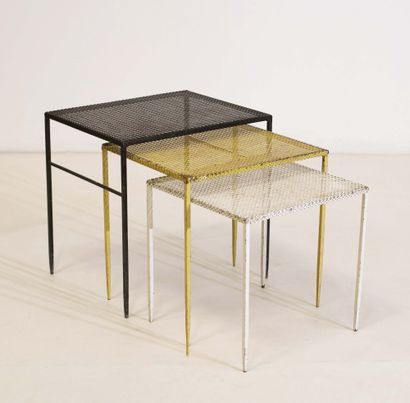 Mathieu MATÉGOT (1910-2001) Ensemble de trois tables gigognes
Métal et métal perforé...