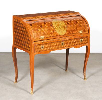 CYLINDER DESK in veneer and marquetry of...
