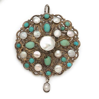 AUTRICHE-HONGRIE Antique silver vermeil (800) brooch pendant of circular form, with...