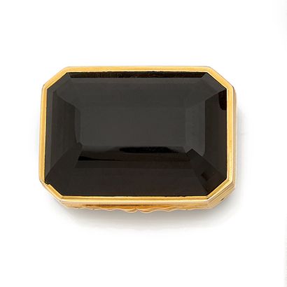 null 
Octagonal box in smoked quartz faceted and polished, mounted in 14K gold (585)...