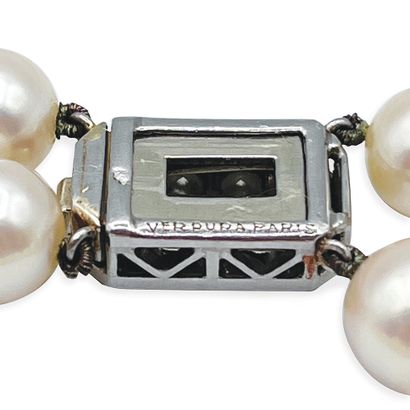 VERDURA Paris Collier composé d'un double rang de perles de culture d'environ 7.7...