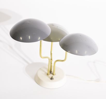 Dans le goût de Gino SARFATTI Petite lampe de table à 3 bras 

Métal laqué gris,...