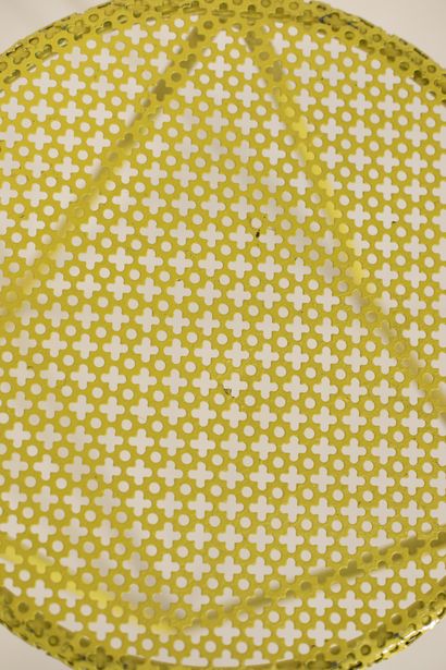 Mathieu MATÉGOT (1910-2001) Side table 

Yellow lacquered metal 

Circa 1950 

H_39...