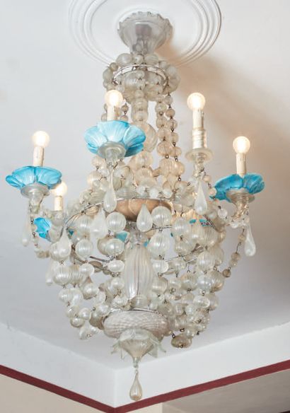 Murano, primi decenni del XX secolo 
Pair of chandeliers with 7 lights each, in colorless...
