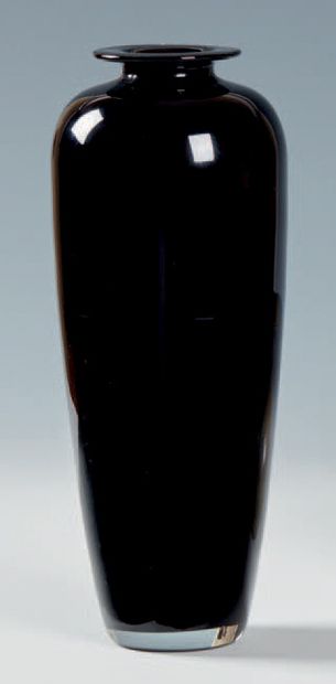 Black elongated glass vase, VeArt Manufacture...