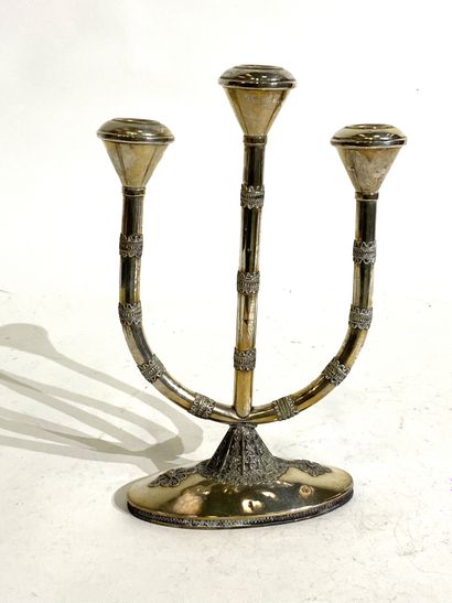 null CANDELABER WITH THREE ARMS IN SILVER Work with filigree elements
Israel, second...