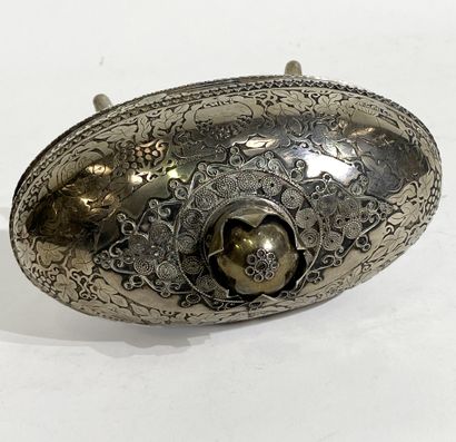 null SILVER STEEL BOX Finely decorated with vines and the 12 tribes of Israel
Jerusalem,...