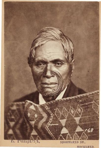 E. PULMAN Portraits de Maoris, Nouvelle-Zélande Vers 1880 Quatre tirages albuminés...