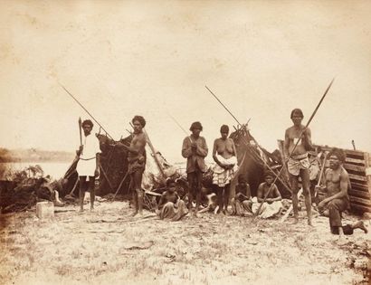 Henry KING, Charles BAYLISS, KERRY & JONES et Anonyme Aborigènes et paysages d'Australie...