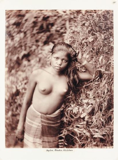 William SKEEN & CO Portraits de jeunes femmes aux seins nus, et au collier, Ceylan...