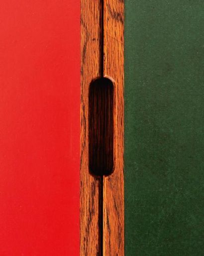 TRAVAIL DANOIS Table basse Teck et linoléum Vers 1950 H_50 cm L_142 cm P_55,5 cm