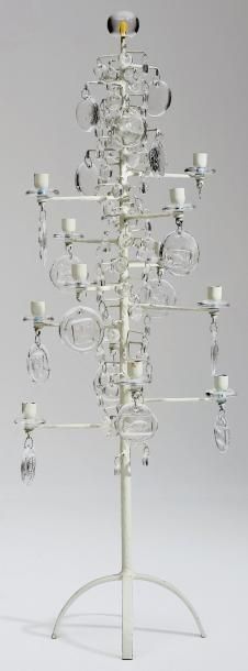 ERIK HÖGLUND (1932-1998) Lampadaire Fer et verre moulé Vers 1955-60 H_115 cm