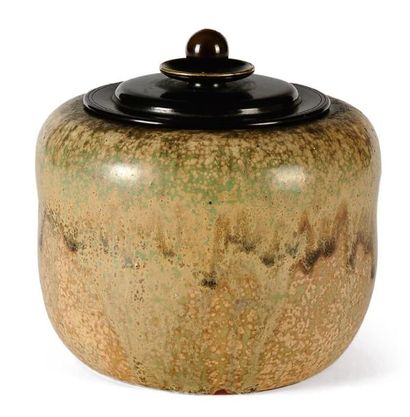 ROYAL COPENHAGEN Pot couvert Céramique émaillée et bronze Signé 1915-1920 H_13,5...