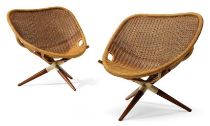 JOSEPH-ANDRÉ MOTTE (NÉ EN 1925) Paire de fauteuils Shistera Rotin, bois et métal...