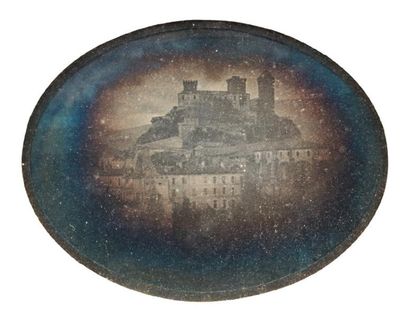 Anonyme français Vue du château de Foix 1851 Daguerréotype 1/4 de plaque, dans son...